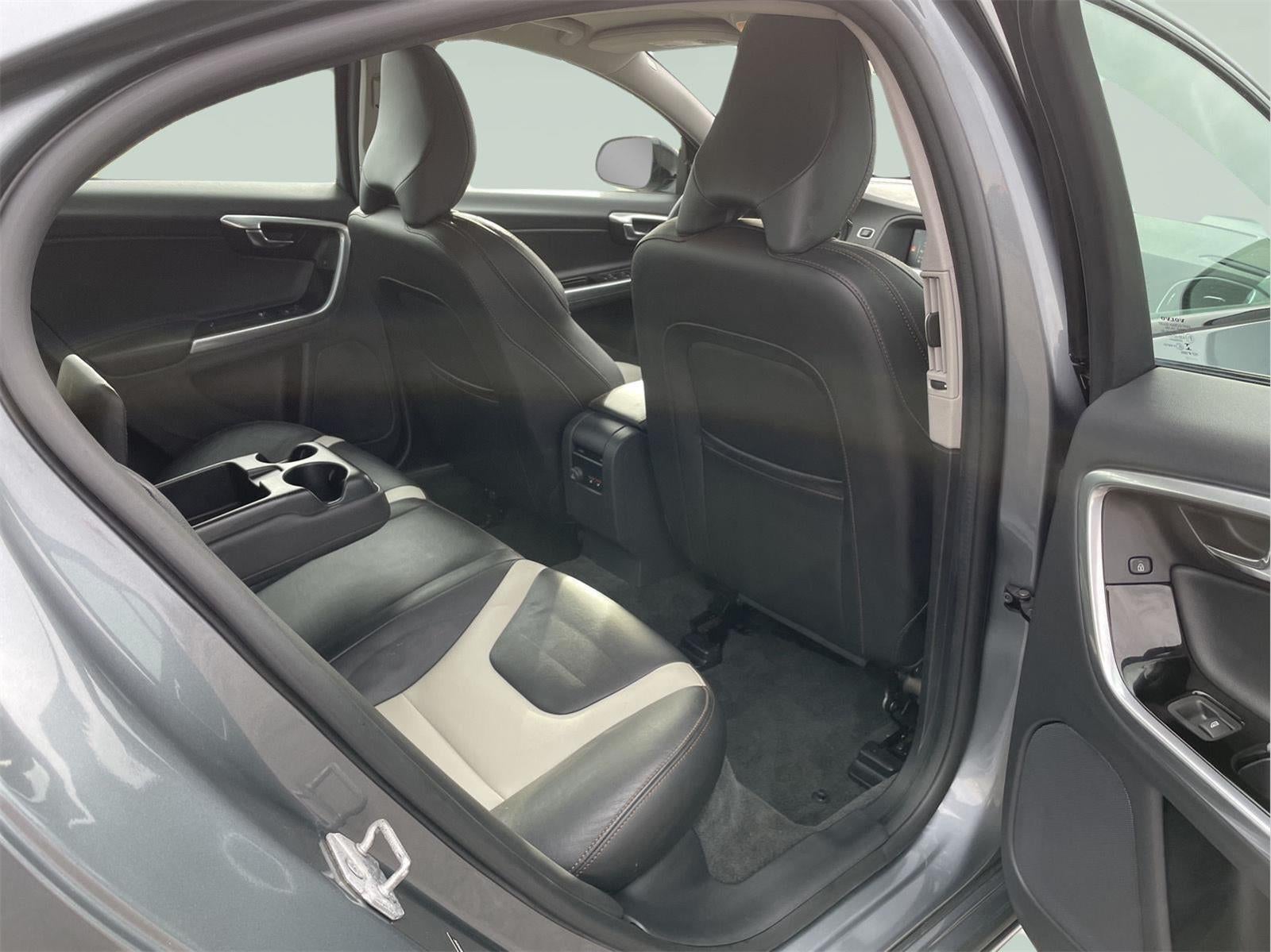 2017 Volvo S60 Cross Country SEDAN