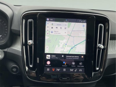 2024 Volvo XC40 Plus Dark Theme